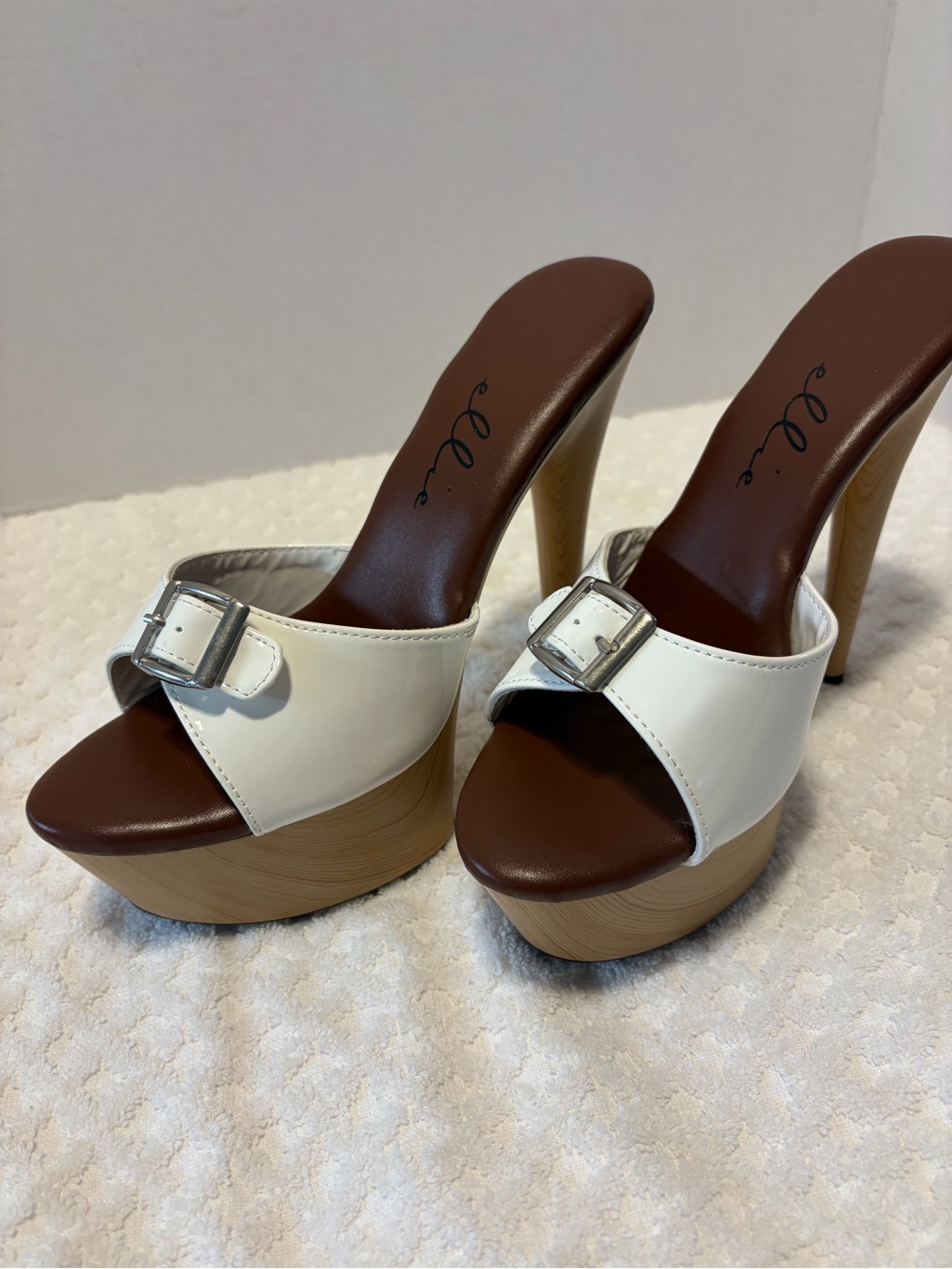 Elle White Buckle Platform Slide Heels With Brown Footbed Size 8